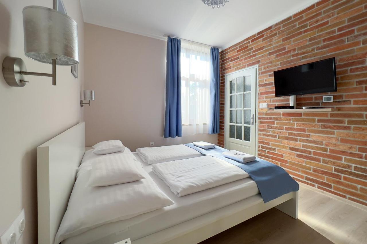 Anova Apartman Gyula Luaran gambar