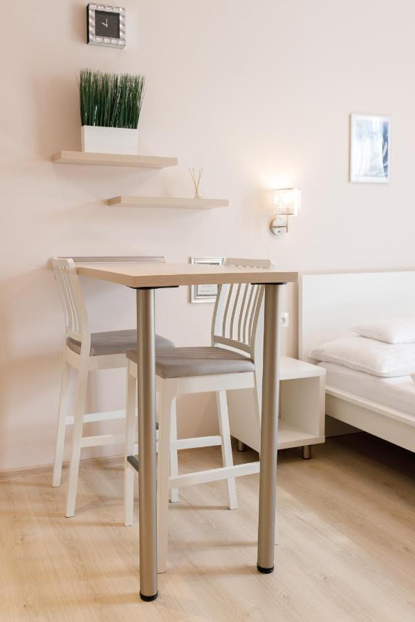 Anova Apartman Gyula Luaran gambar