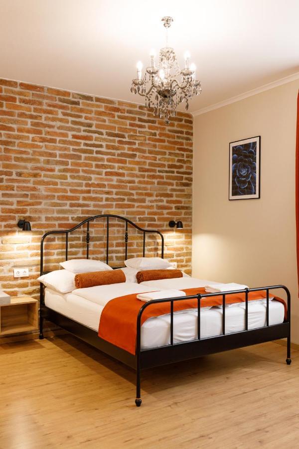 Anova Apartman Gyula Luaran gambar