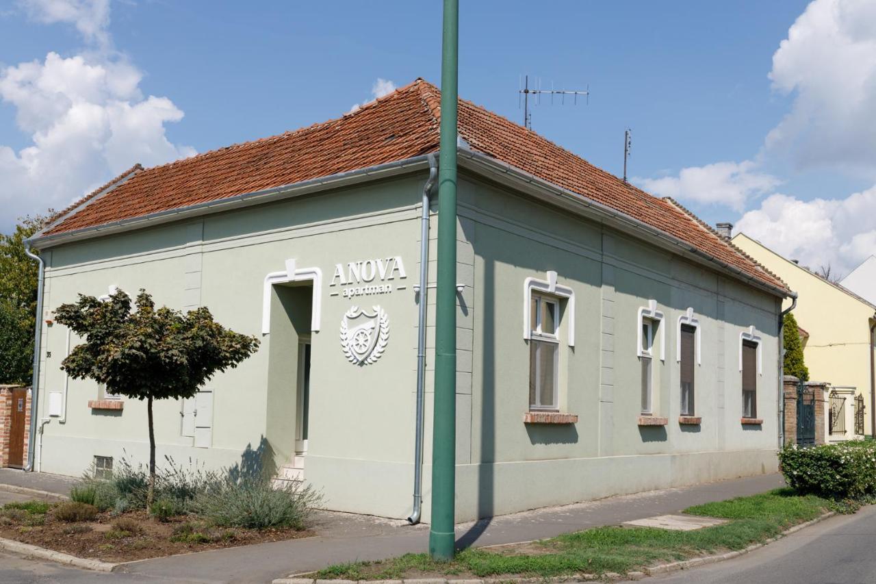 Anova Apartman Gyula Luaran gambar